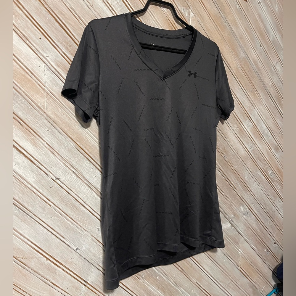 Under Armour Black & Grey Short Sleeve V Neck Tee Soft Athletic Workout Loose - Picture 2 of 8